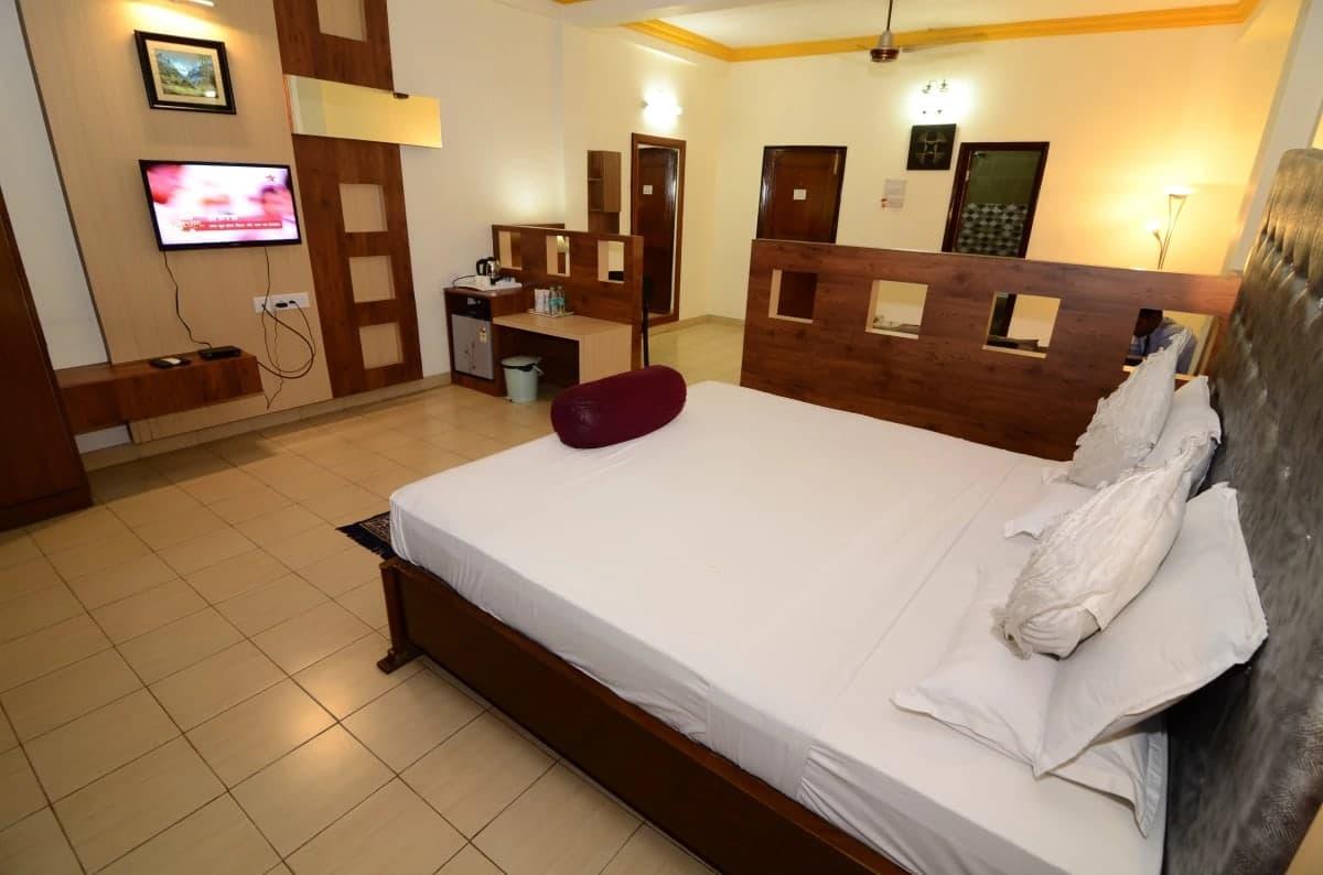 Hotel Little Palace Dibrugarh Экстерьер фото