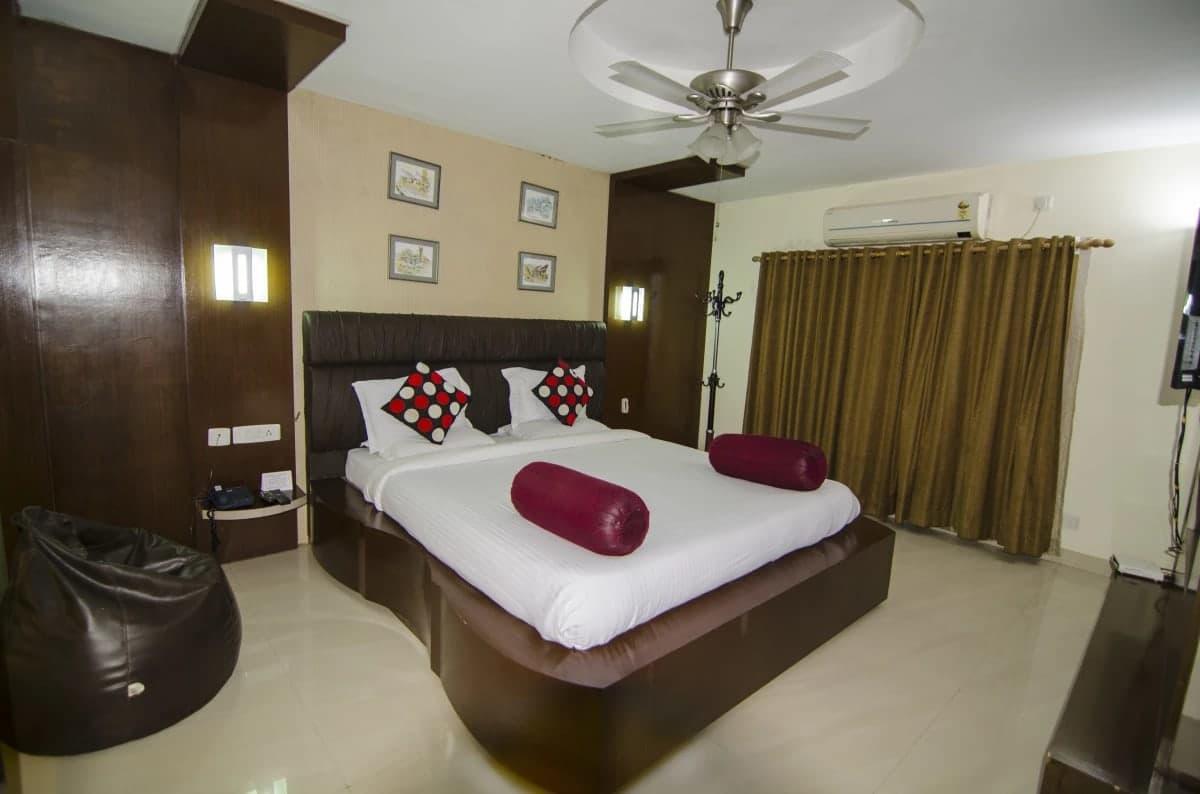 Hotel Little Palace Dibrugarh Экстерьер фото