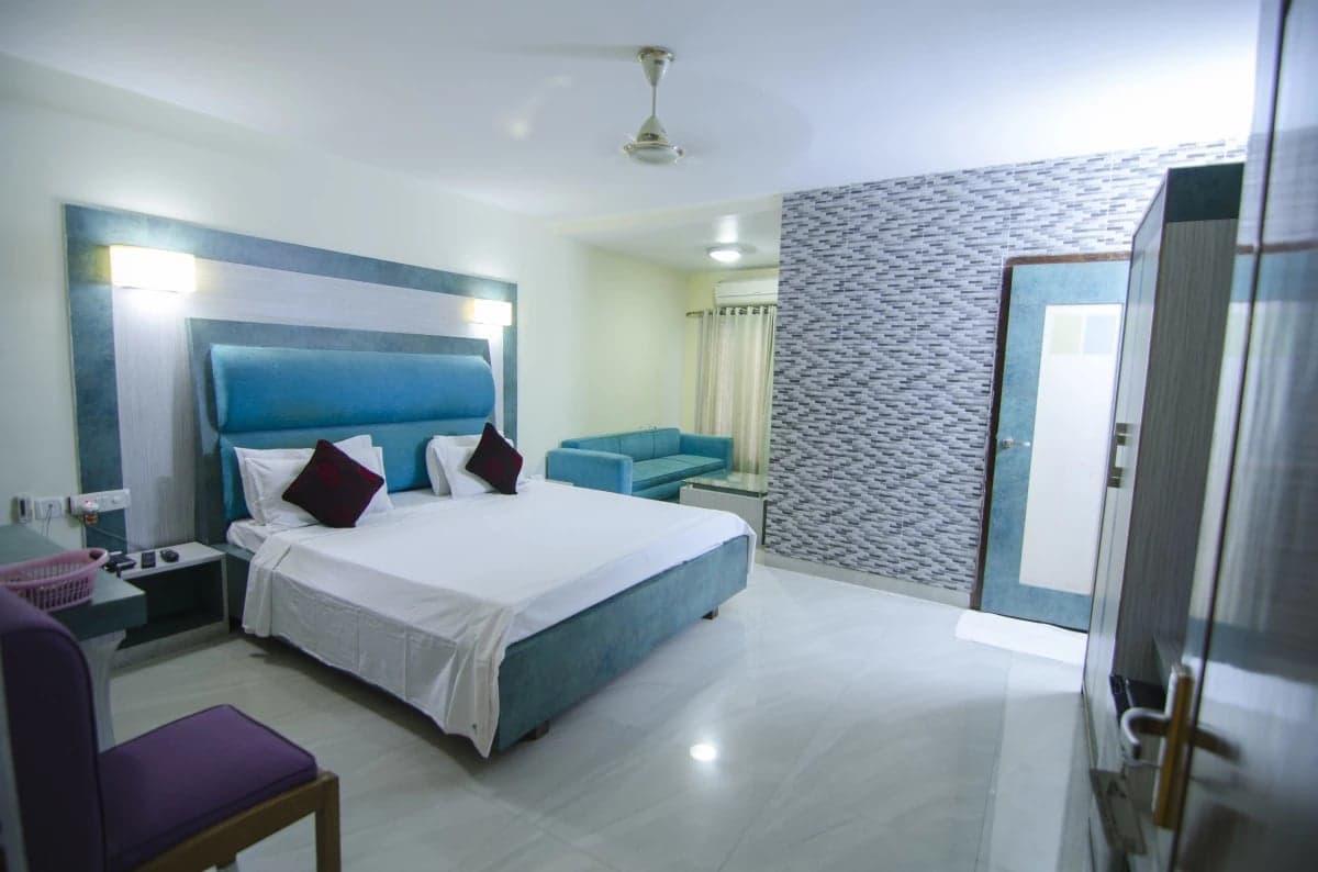 Hotel Little Palace Dibrugarh Экстерьер фото